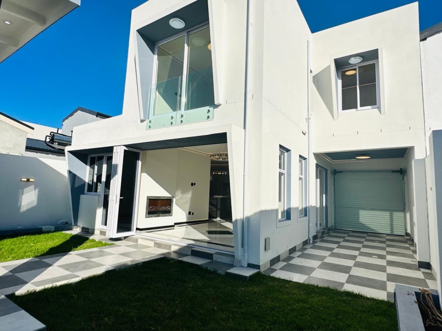 4 Bedroom Property for Sale in Sandown Western Cape